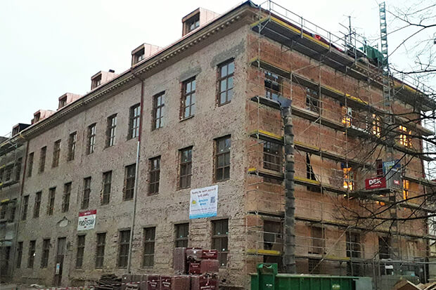 Budova školy Svítání v rekonstrukci